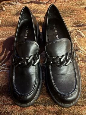 Madden Girl Black Chain-Trim Leather Loafers
